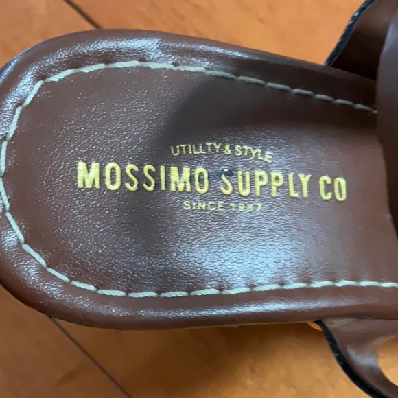 Wedge - Picture 3 of 3